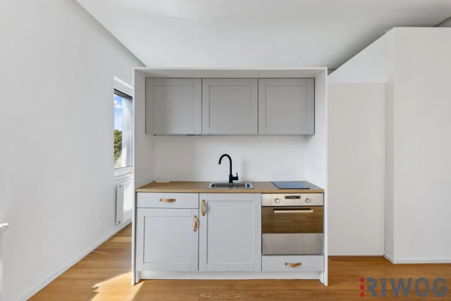 **Architekten Dachloft mit Balkon, Hochwertiger Ausstattung und SÜD-OST Ausrichtung**