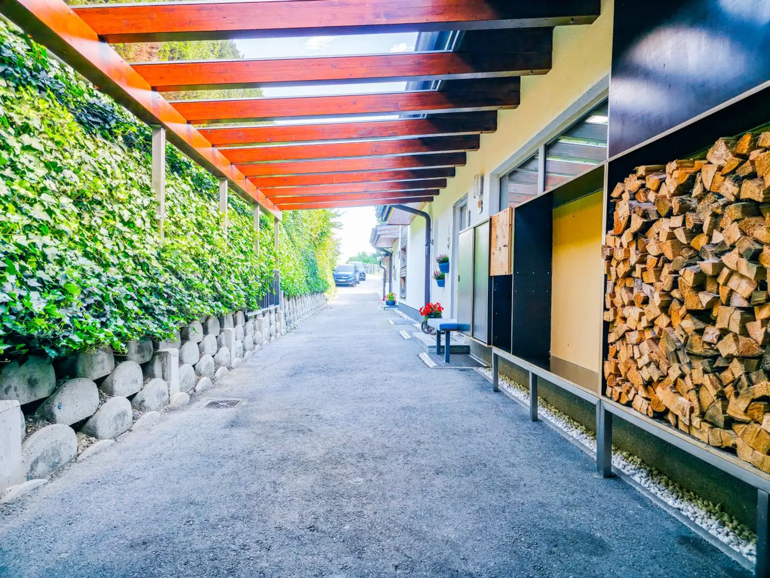 Fritzens: Doppelhaushälfte mit Terrasse, Freisitz & neuer PV-Anlage