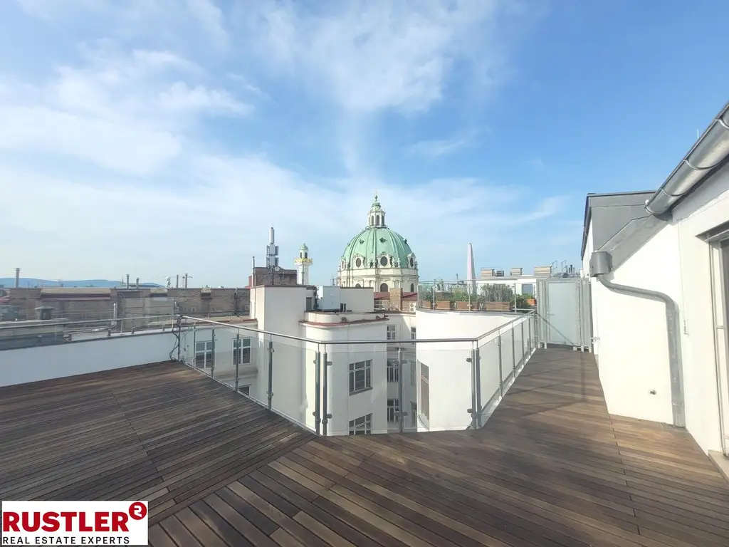 TRAUMHAFTE DG-WOHNUNG MIT BLICK AUF DIE KARLSKIRCHE!