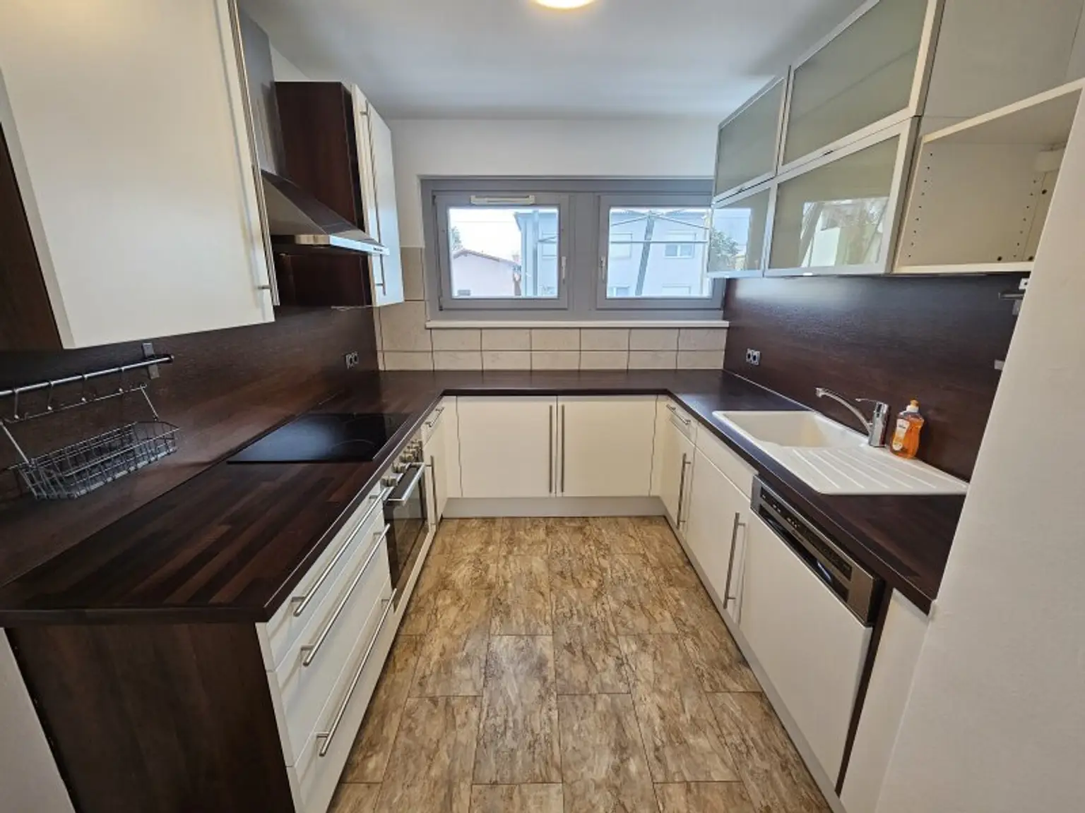 *** TOLLES REIHENHAUS *** ZENTRALE RUHELAGE *** VERMIETET BIS 2029 ***