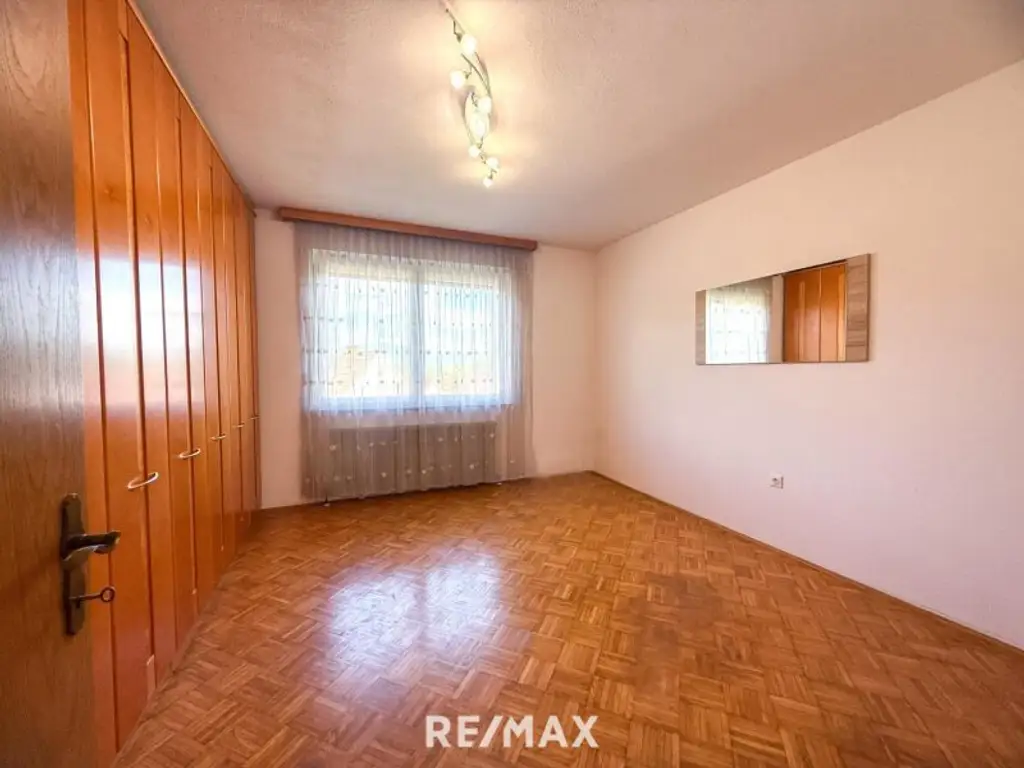 *** Gemeinschaftsprojekt oder Investment? Zwei Häuser, sechs Stellplätze, großes Grundstück in Toplage! ***