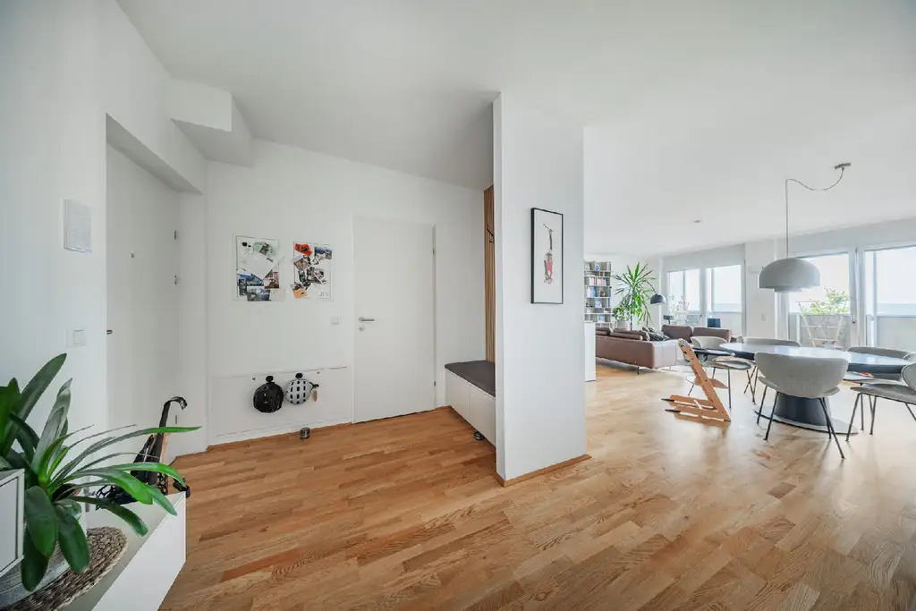 Penthouse im 34. OG mit Terrasse I 360° Wienblick I Designküche I TG Platz mit E-Ladestation