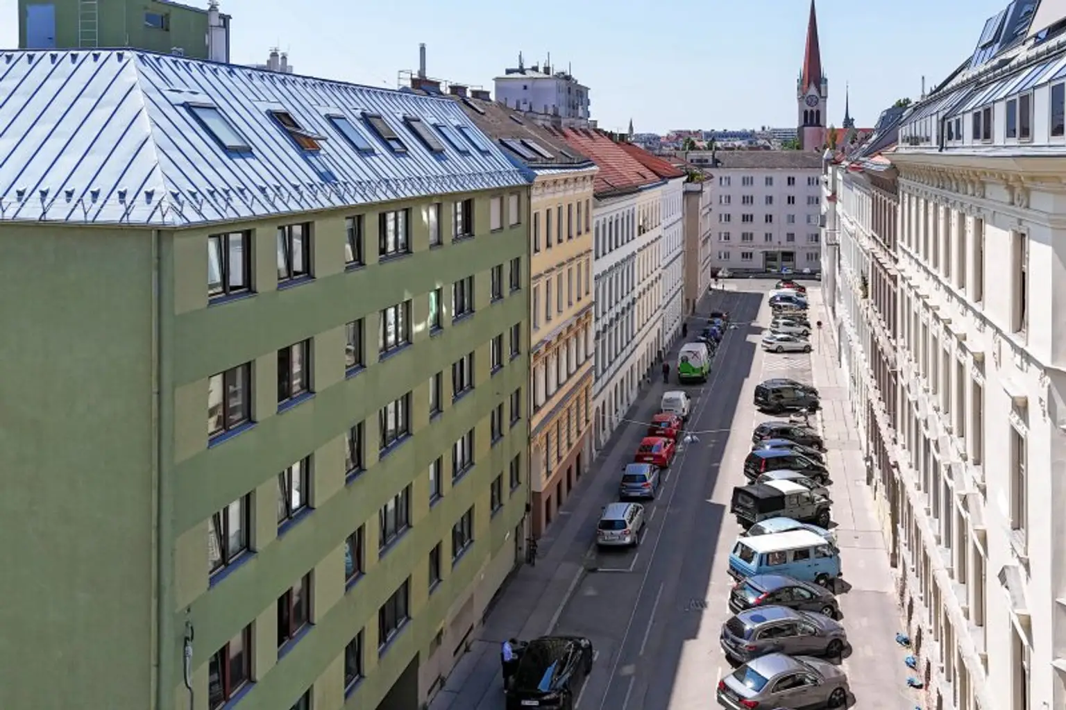 3-Zimmer-Wohnung mit Loggia in ruhiger Hoflage – saniert & sofort bezugsbereit