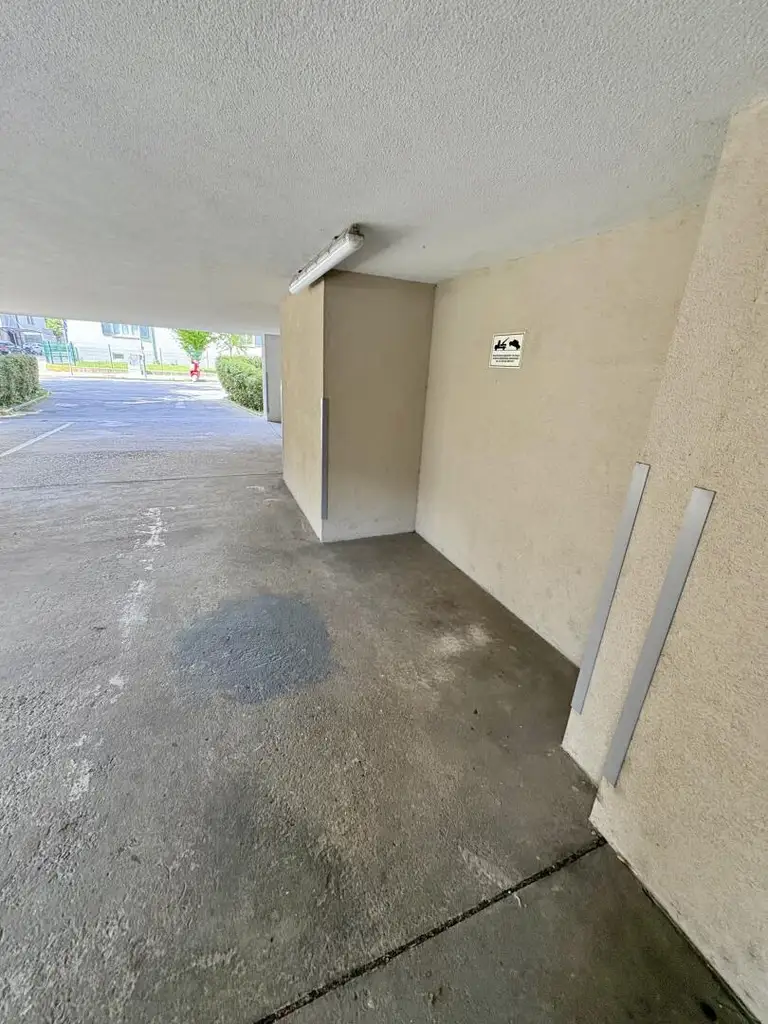 WG geeignet- großzügige 4 Zimmer-Mietwohnung mit verglaste Loggia in Geidorf.