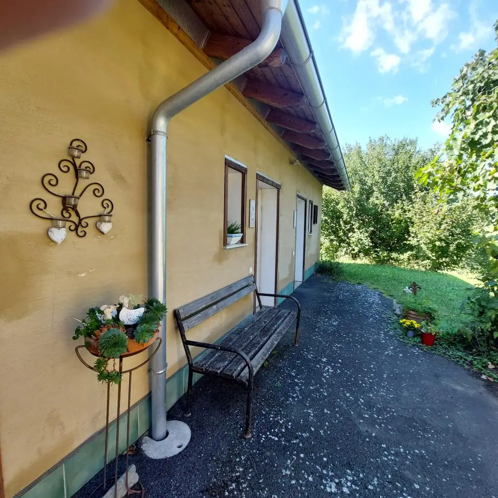 Barrierefreies Niedrigenergiehaus auf über 2 ha Grund