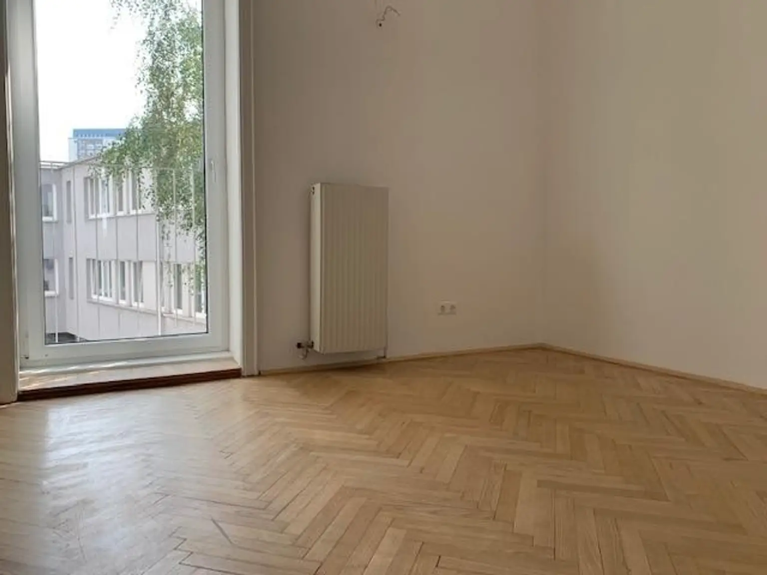 Kompakte 4-Zimmer-Wohnung mit hofseitigem Balkon - verfügbar ab November 2025