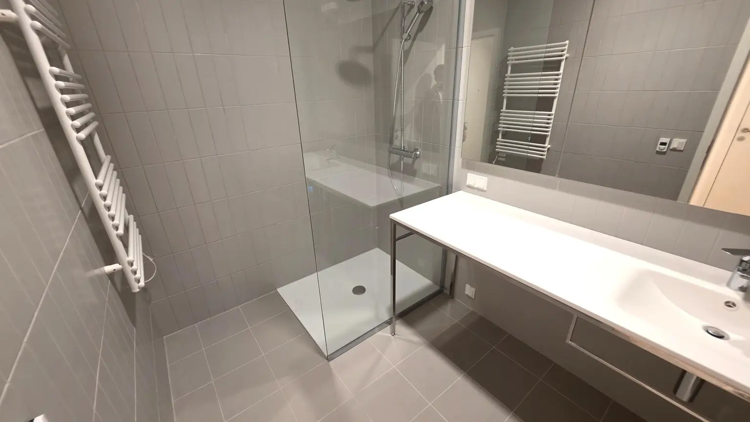 DC-FLATS: High-End-Apartment next UNO-City!! ERSTBEZUG!!