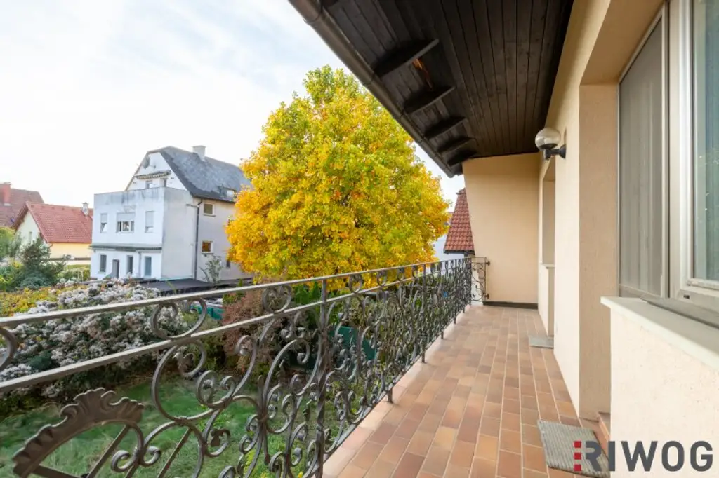 EIN- ODER ZWEIFAMILIENHAUS, gute Substanz, Modernisierungsbedarf