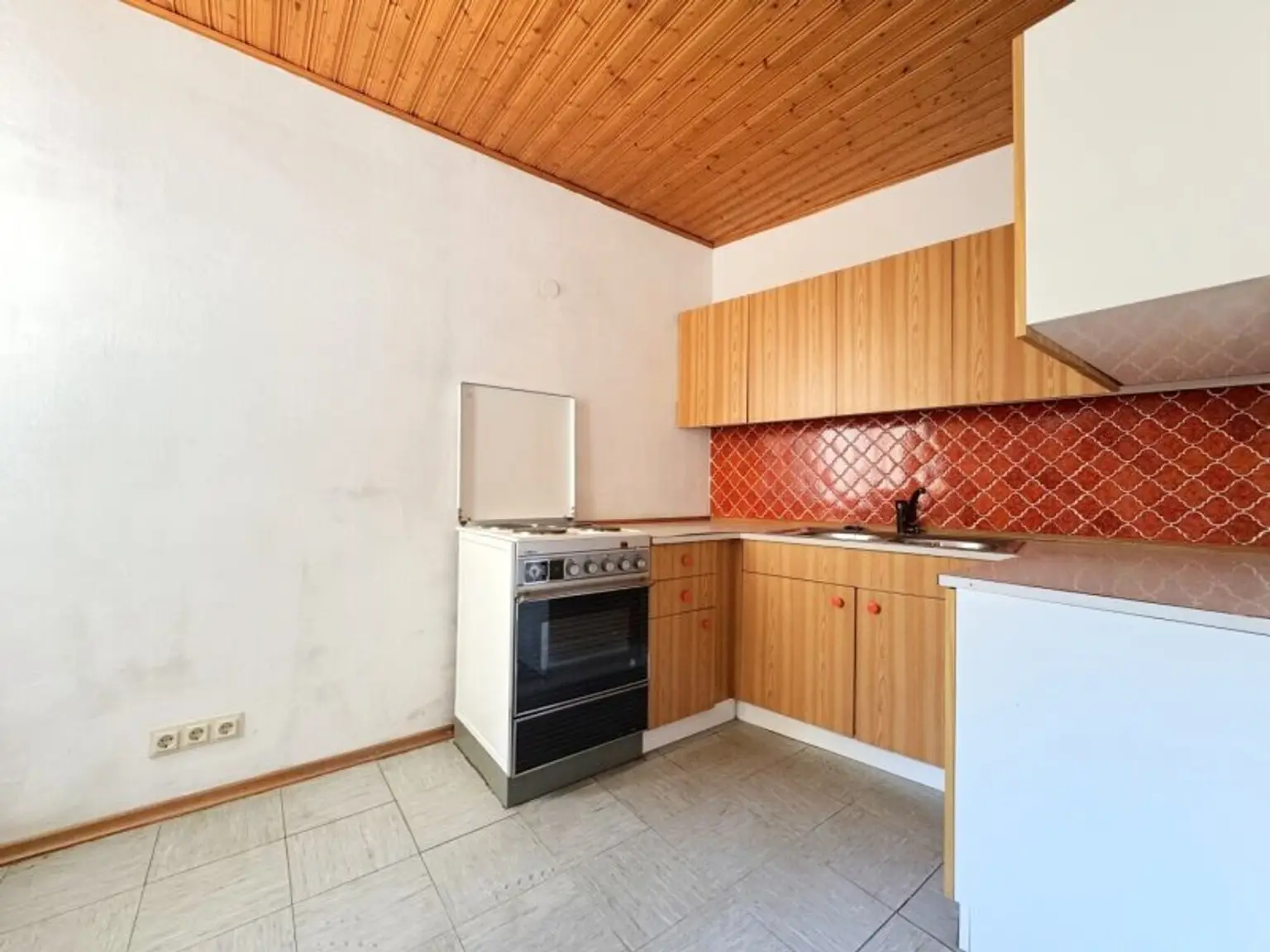 SONNENSCHEIN - 1 Zimmer mit Loggia direkt bei der U6