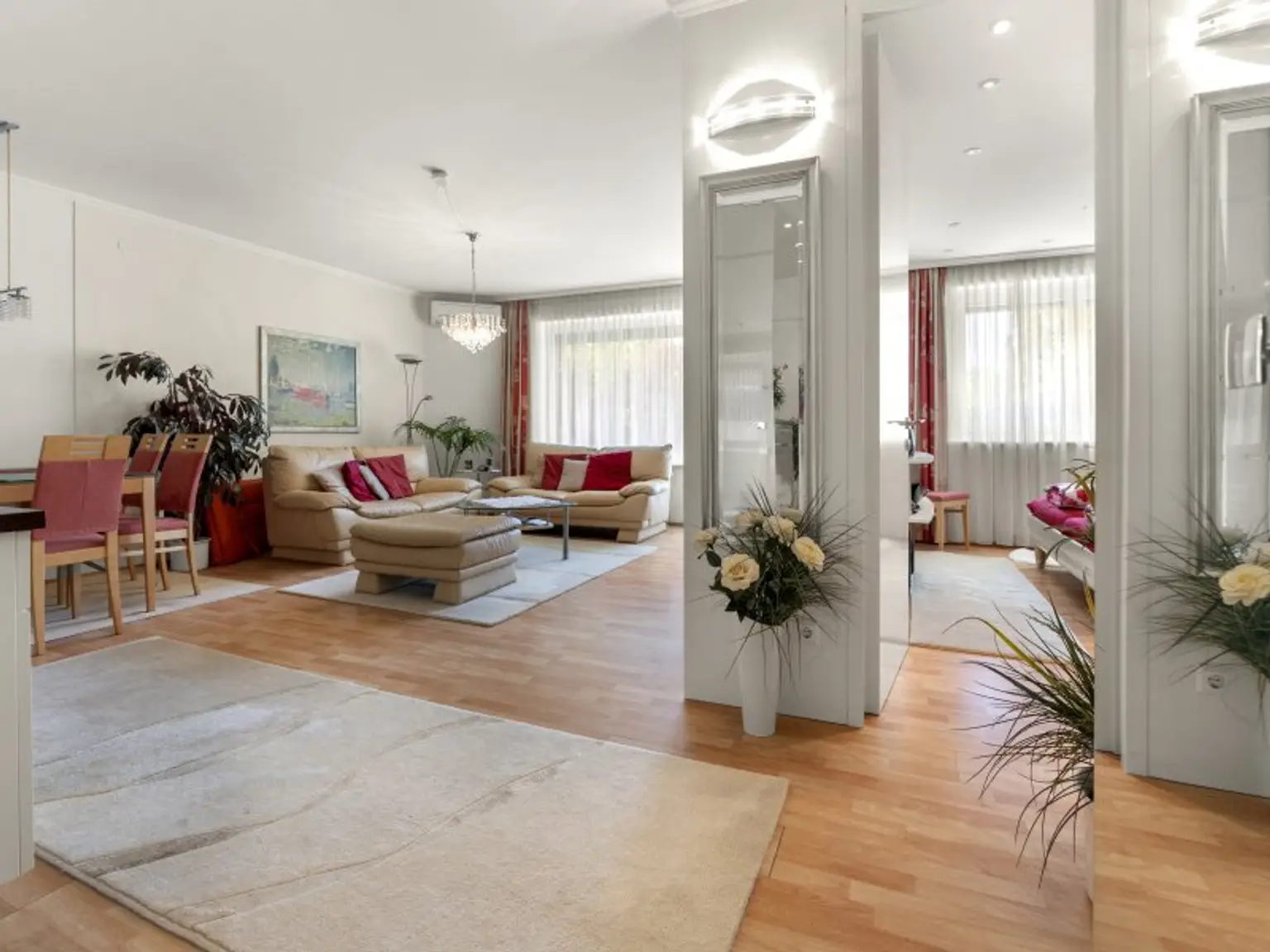 Schöne, vollmöblierte 2 Zi Terrassenwohnung mit XL-Terrasse und Tiefgarage in Waidmannsdorf - Neckheimgasse