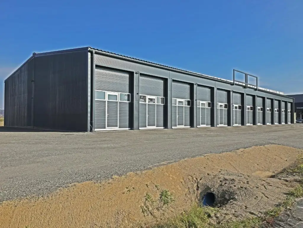 Garage, bzw. Lager ab September zu vermieten