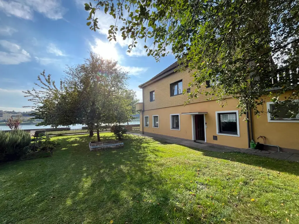 Bieterverfahren - Jetzt anmelden! Idyllisches Haus mit 2 Wohneinheiten in einzigartiger Lage an der Donau Persenbeug Zentrum