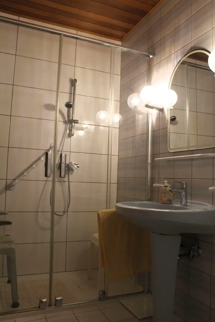 ETW 2000 Stockerau - Badezimmer