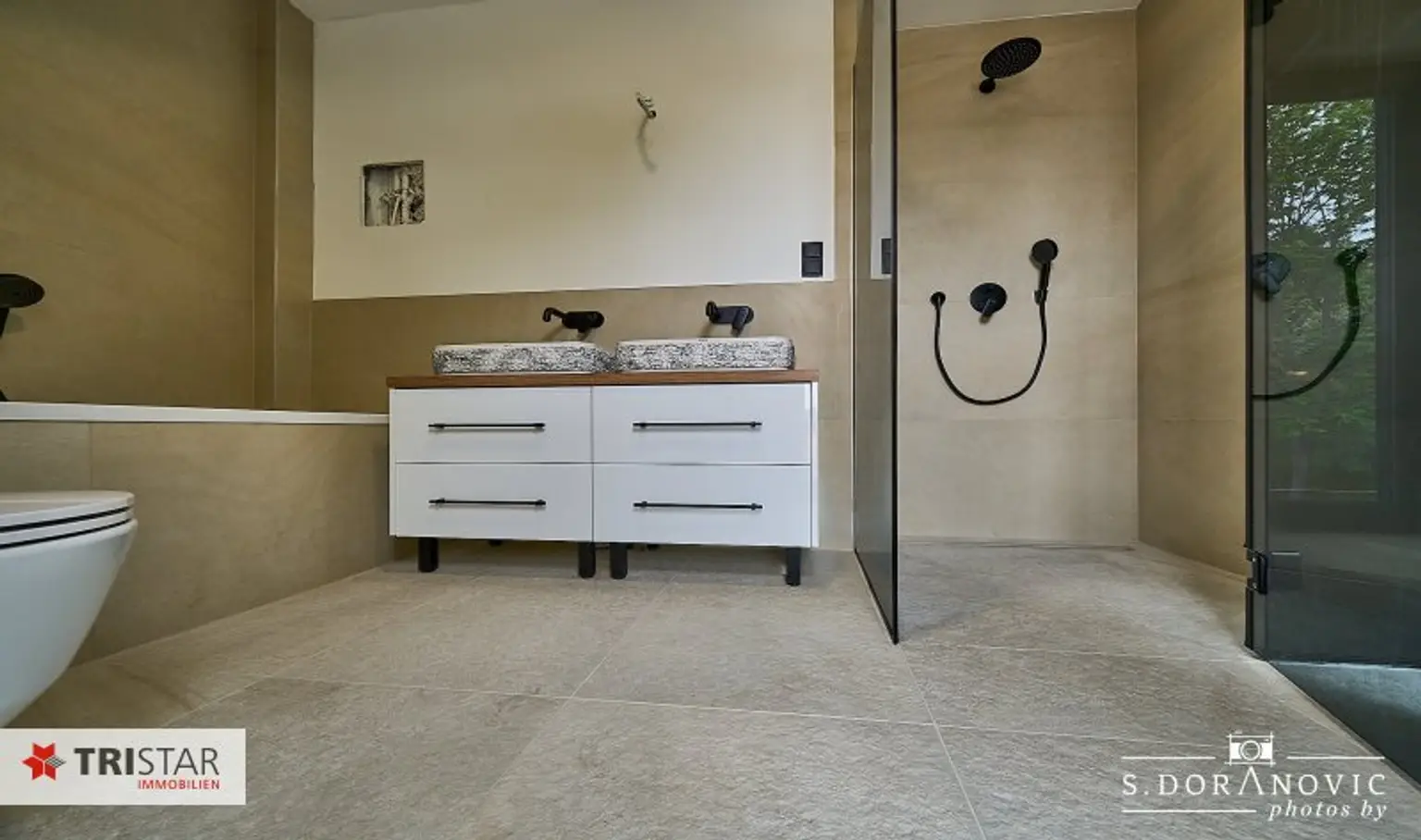 NEU! ++ Gießhübl/Maria Enzersdorf ++ Exklusives Haus mit Pool, Garten, Dachterrasse & 2 Carport-Stellplätzen ++ Vollunterkellert ++ inkl. Küche ++