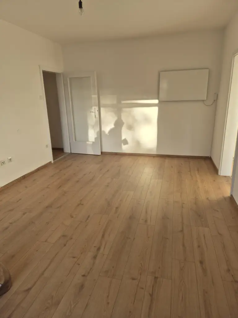 2 Zimmer mit Balkon