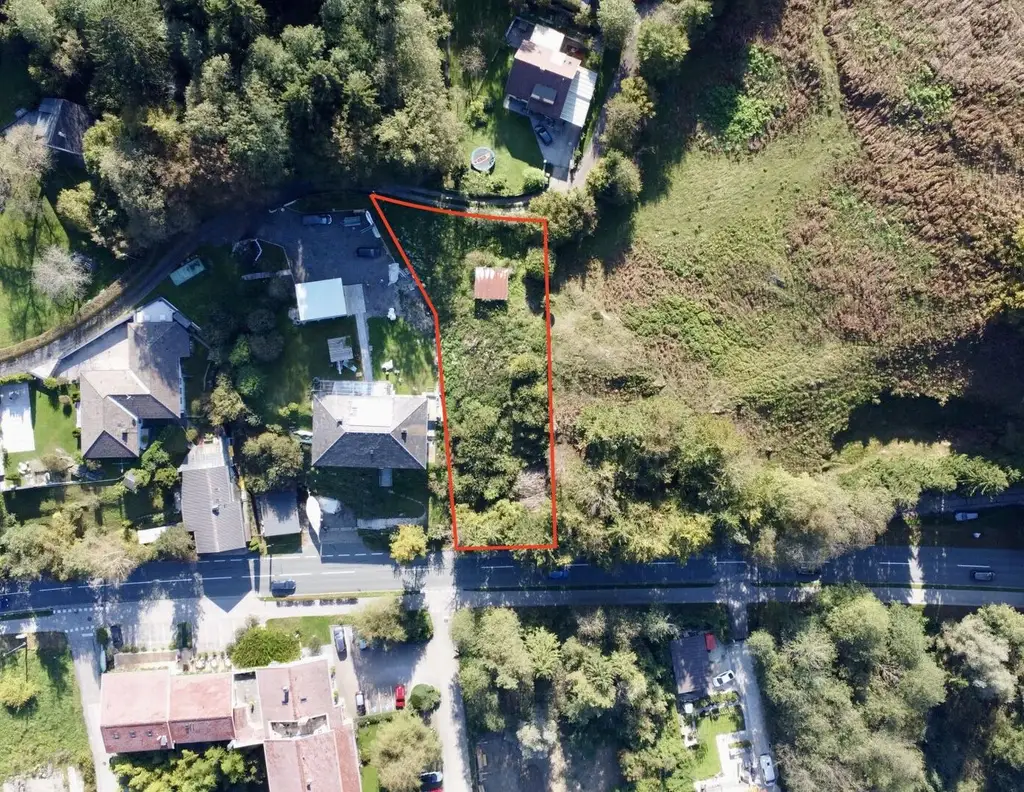 Tolle Gelegenheit: Sonniges Baugrundstück in Hanglage am Südufer vom Wörthersee