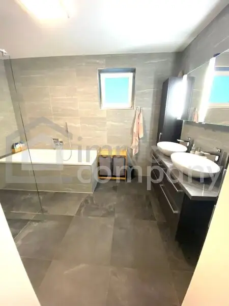 Attraktive Eigentumswohnung im Herzen von Seewalchen am Attersee – Wohnen, wo andere Urlaub machen!