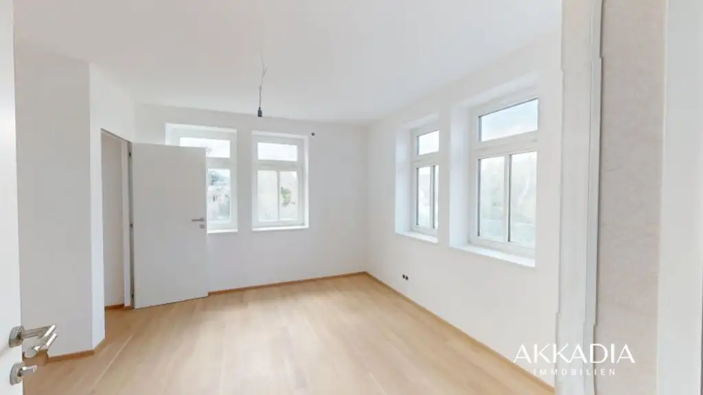 Traumhafte Dachwohnung im Altbaujuwel