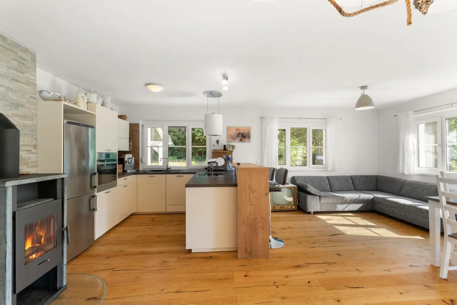 Ess- und Wohnbereich Wohnung 2