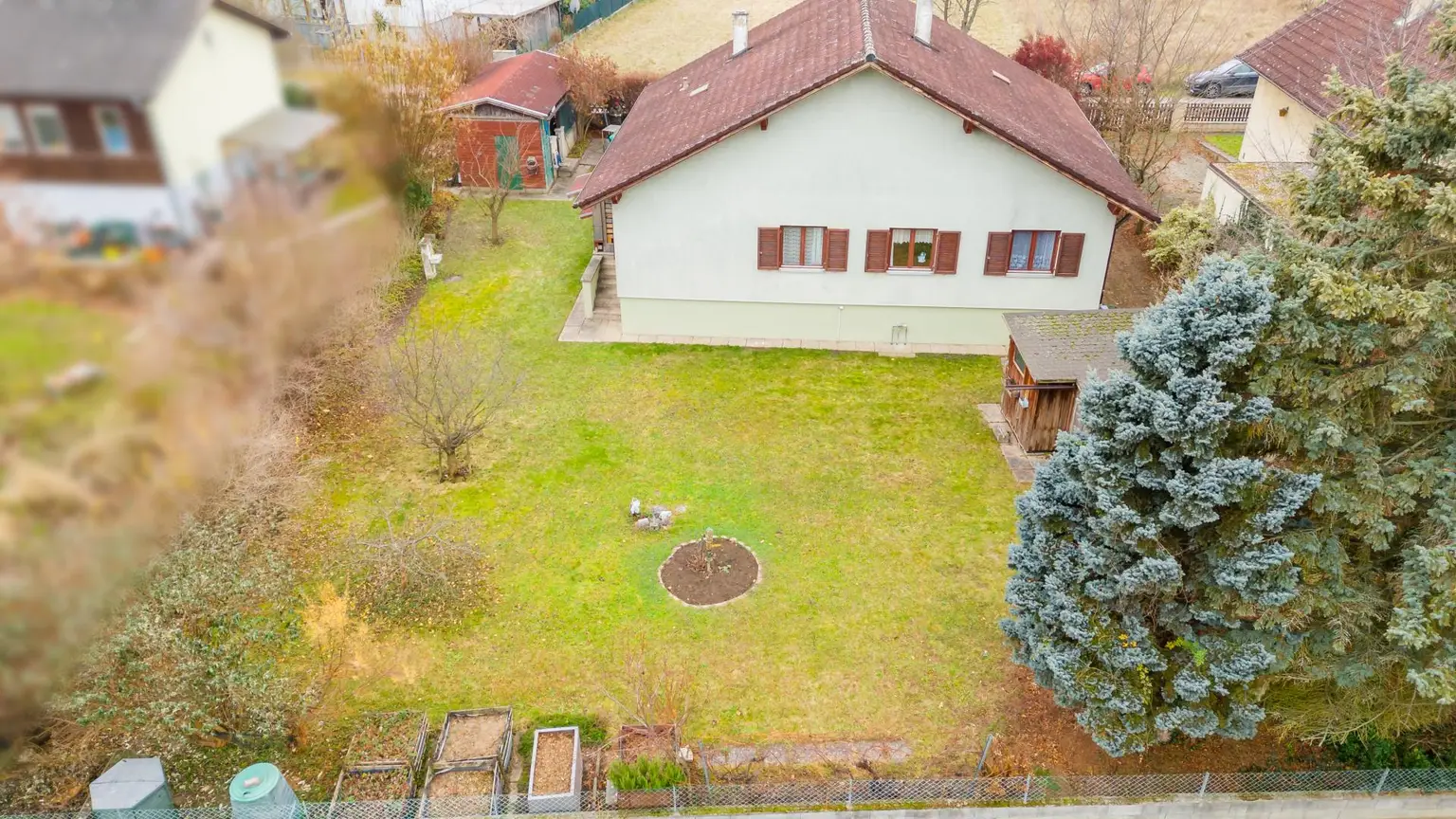 16_Haus gartenseitig