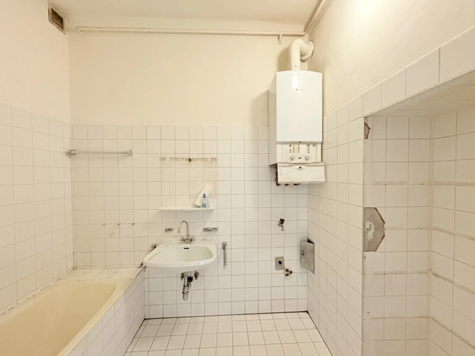 Charmante 4-Zimmer-Wohnung in 1120 Wien – Ihr Sanierungsprojekt zum Top-Preis!