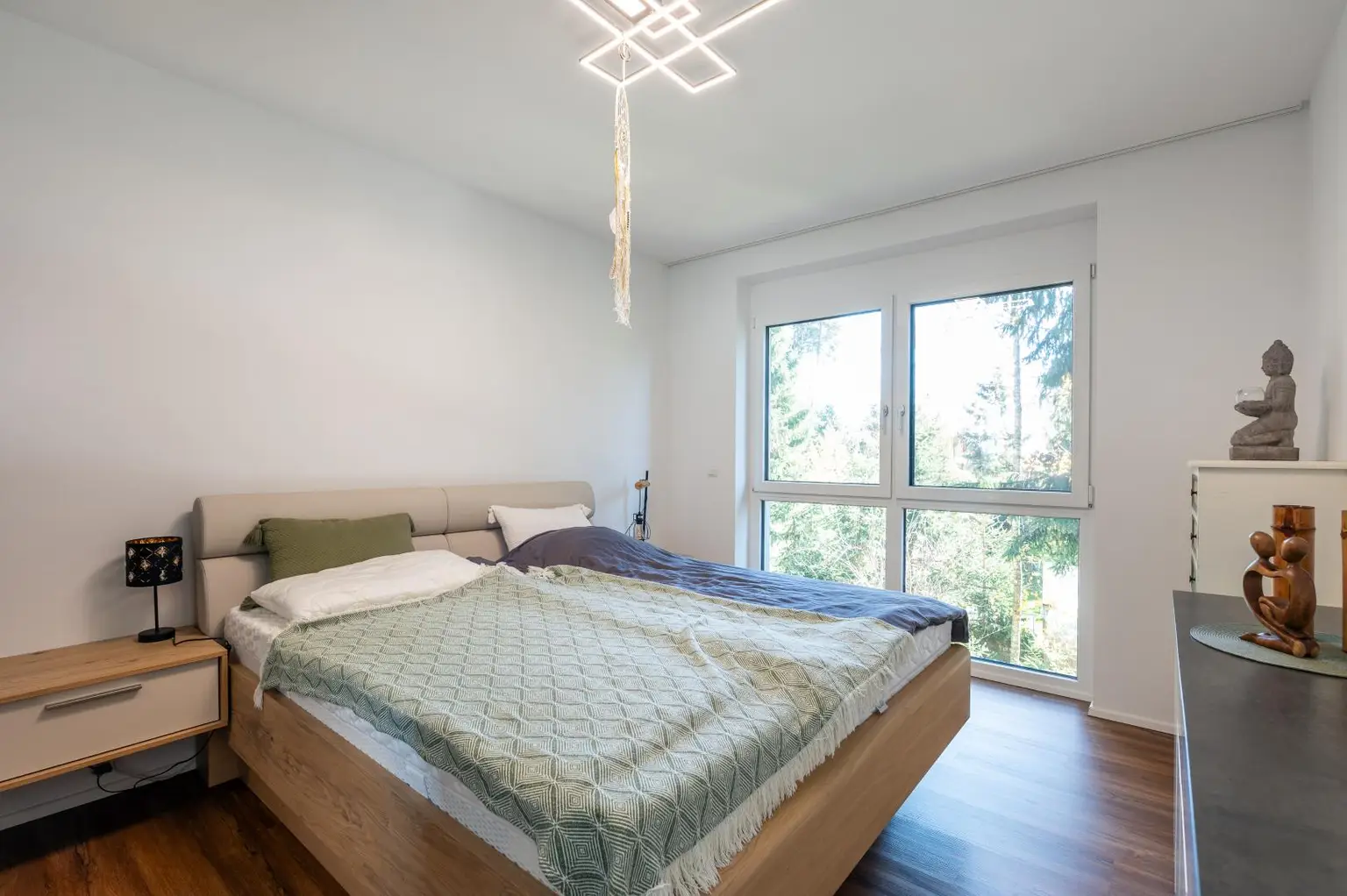 3-Zimmer-Dachterrassentraum inklusive 2 Carports