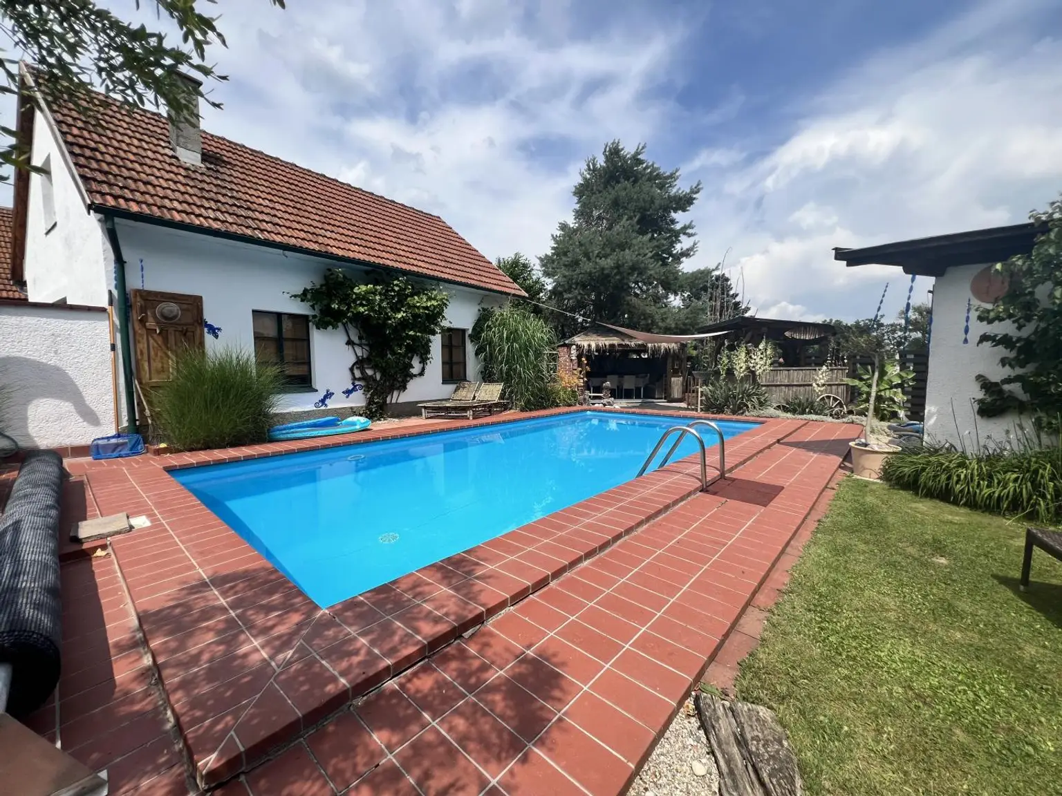 hauseigener Pool