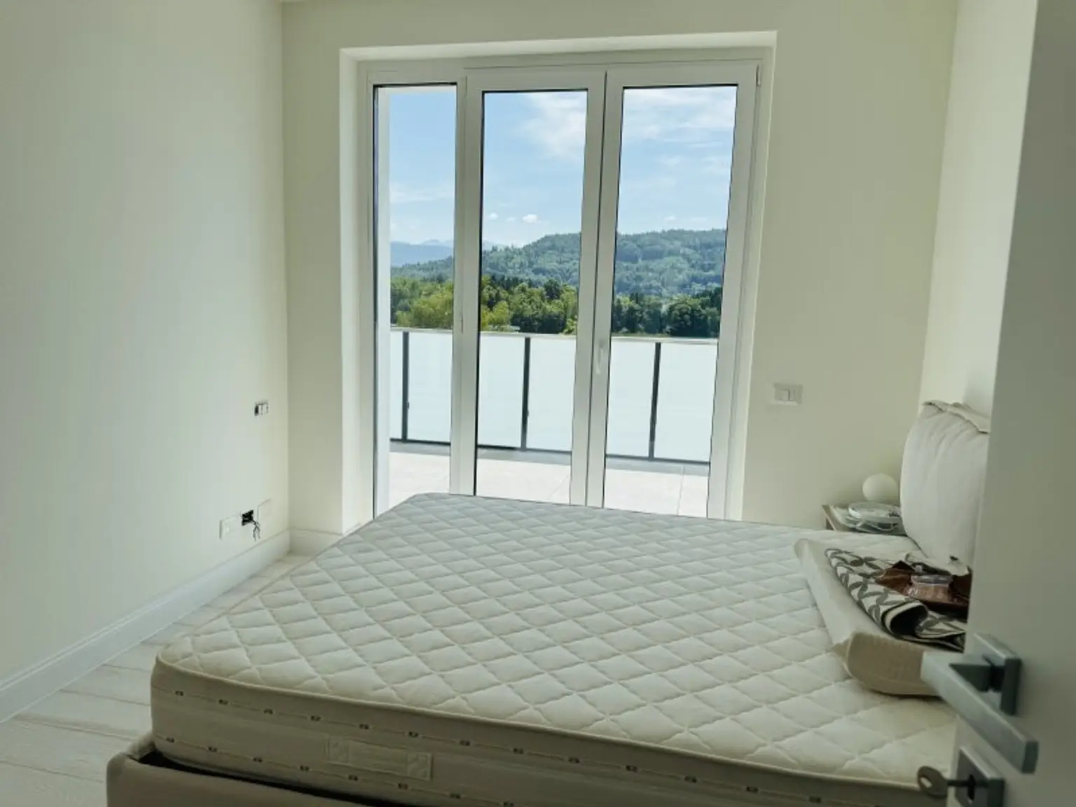 3-ZIMMER-WOHNUNG MIT PENTHOUSE-CHARAKTER IN PÖRTSCHACH AM WÖRTHERSEE – ERSTBEZUG