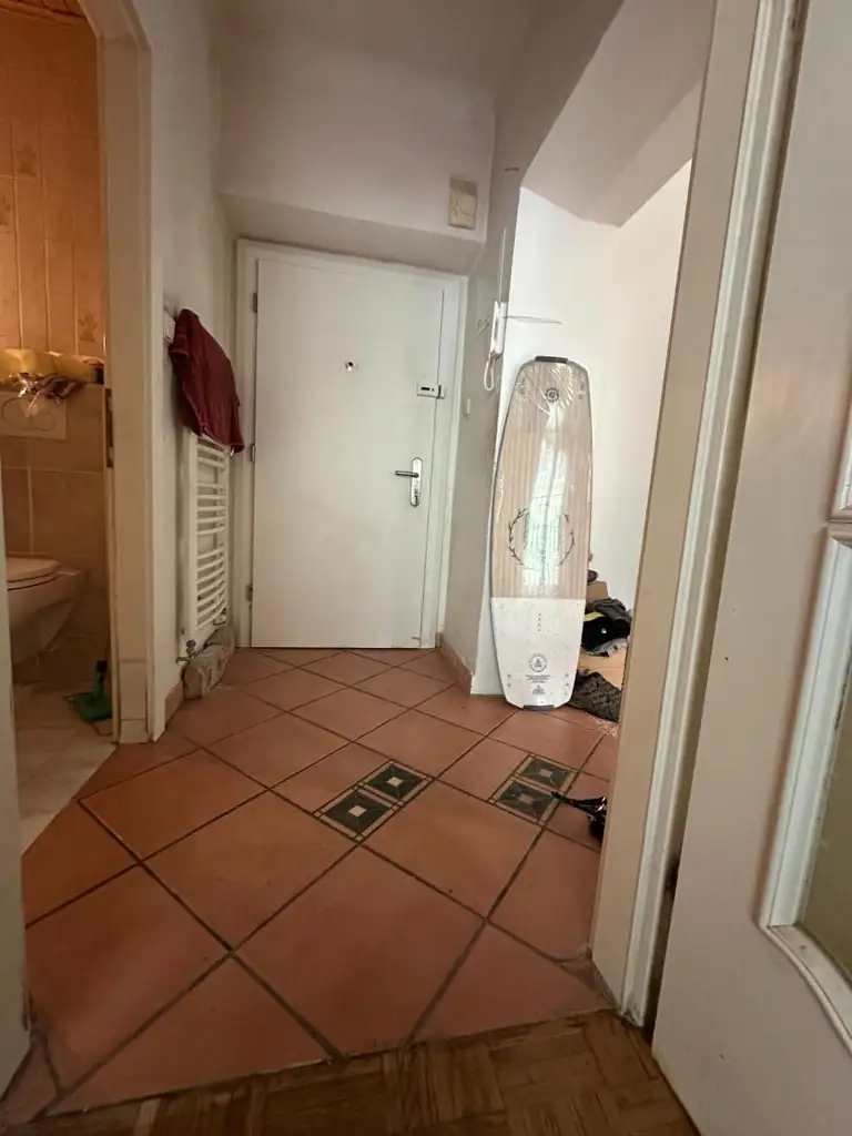 Stilvoll wohnen in Neuwaldegg: 3-Zimmer-Gartenjuwel mit Kamin und Kochinsel