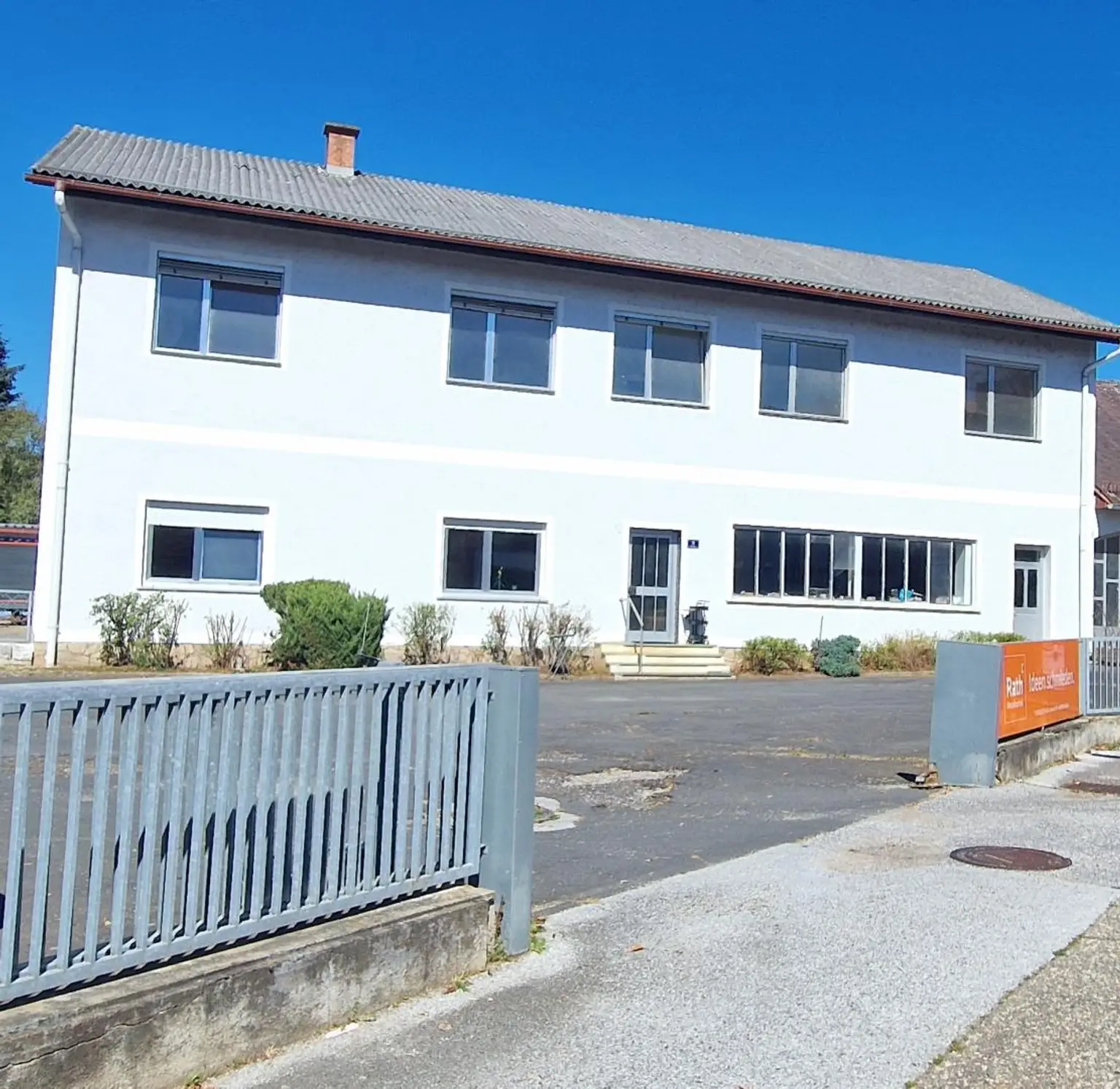Betriebsbereites Objekt mit Produktionshalle, Werkstätten, Lagerräume und Büros. Flexible Nutzung, in Rudersdorf Nähe Fürstenfeld