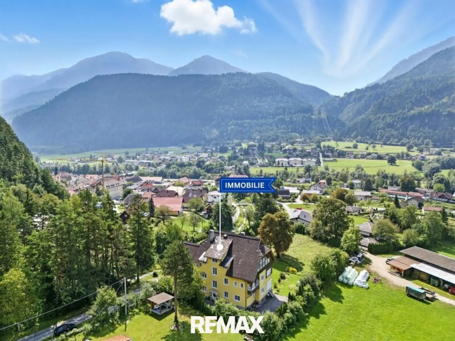 Nordansicht mit Bergpanorama