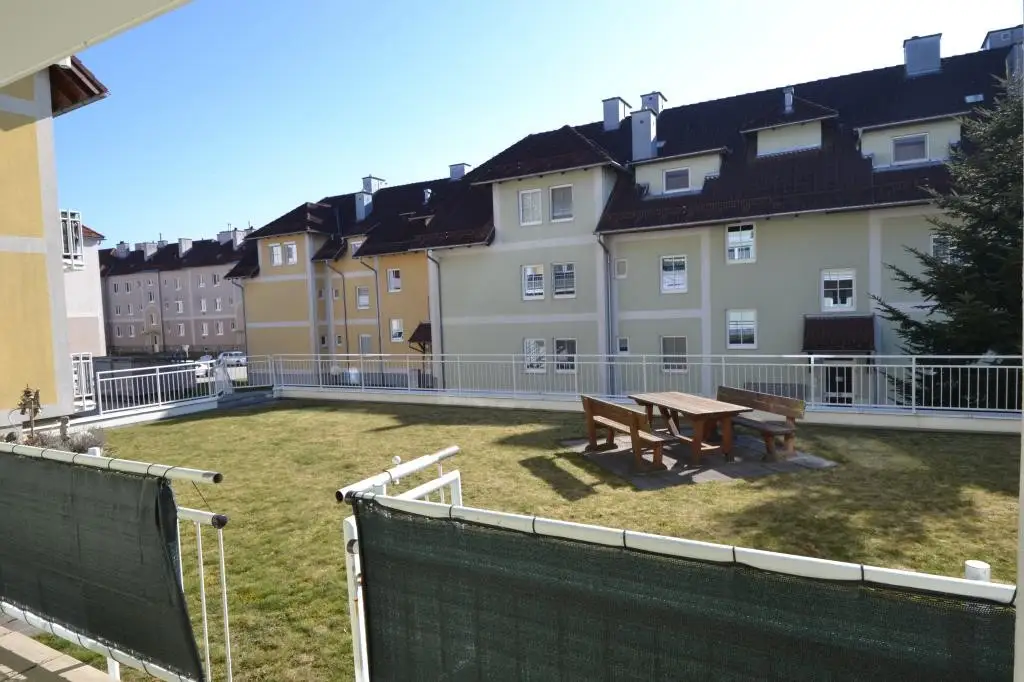 Helle & ruhige Wohnung mit Gemeinschaftsgarten