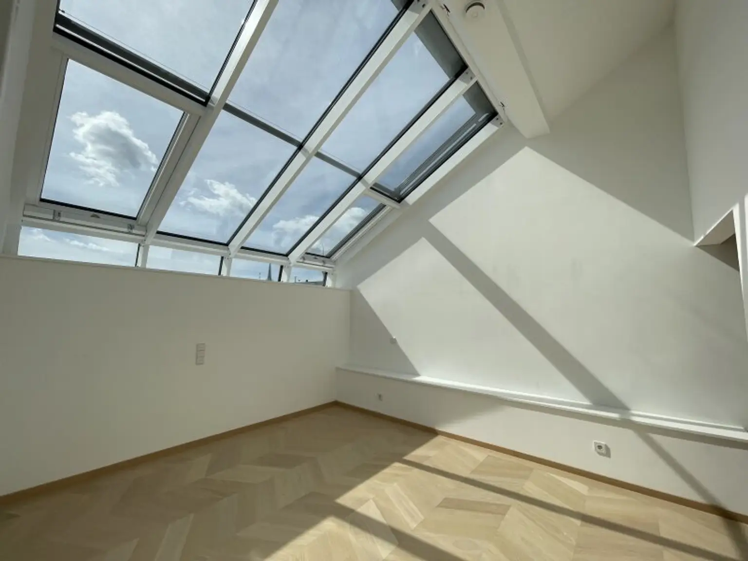 4 Zimmer-Maisonetten-Wohnung mit einer Terrasse und Studio