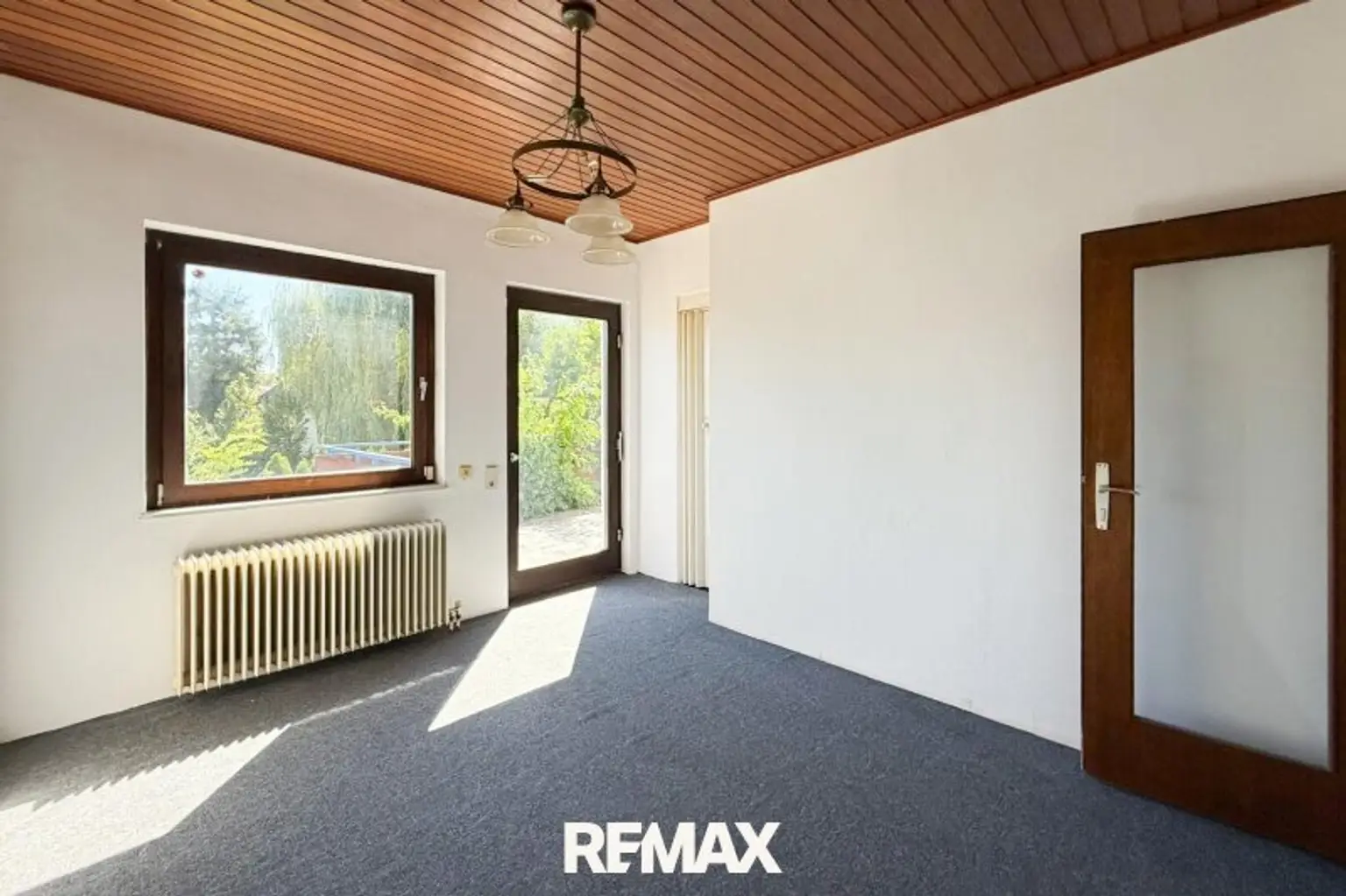 Zimmer OG mit Schrankraum