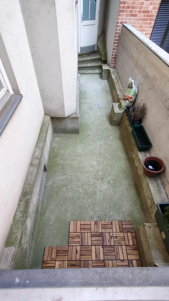 Hofruhelage: nettes Erdgeschoß-Single-Apartment im Herzen der Josefstadt!