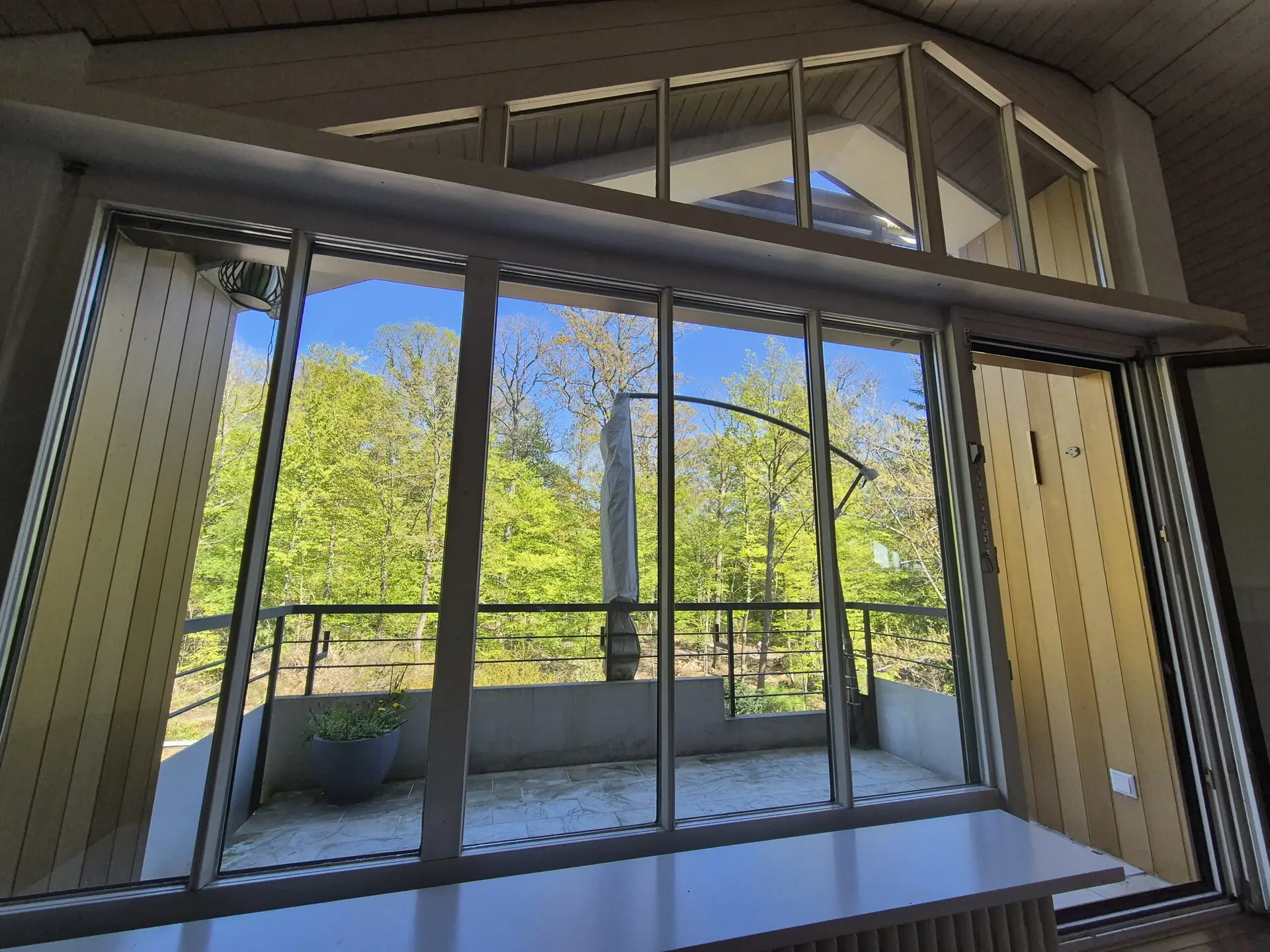 Wohnzimmer Richtung Balkon