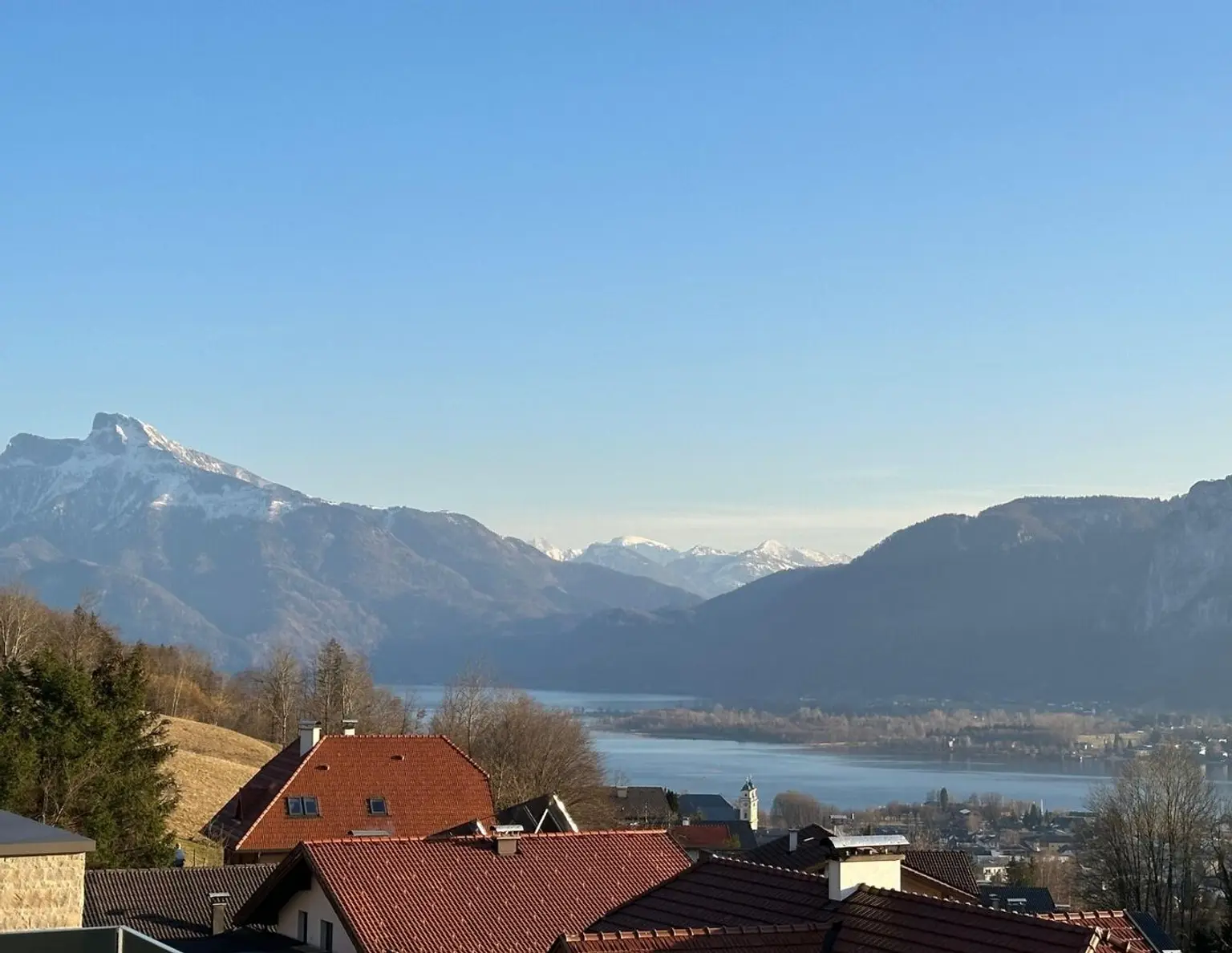 Exklusive Doppelhaushälfte in Mondsee mit traumhaftem, unverbaubarem Ausblick!