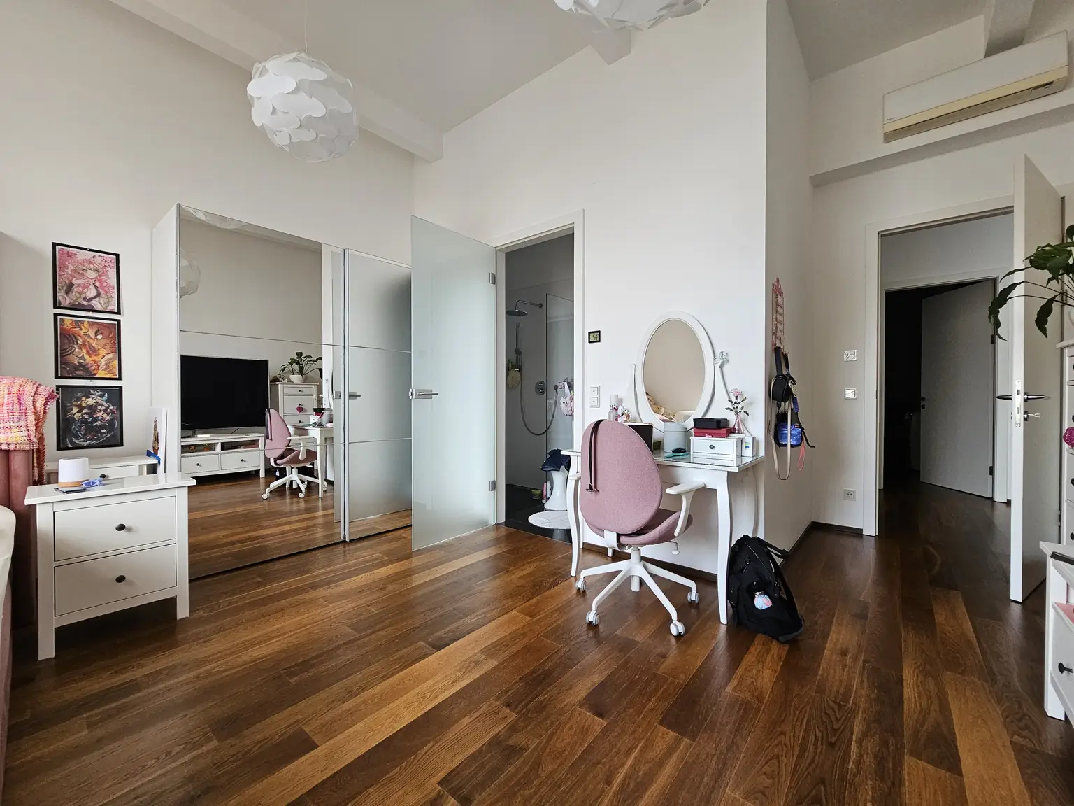 -=LOFT=- Luxuriöse Wohnung mit Terrasse, Garage und Fußbodenheizung in 1100 Wien!