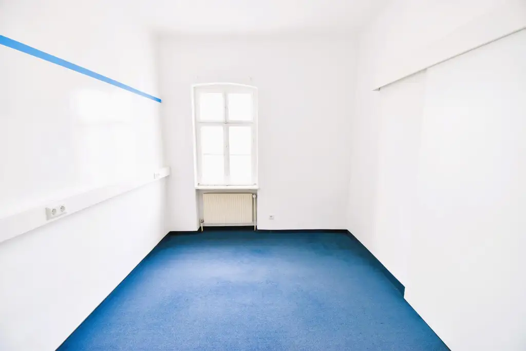 3 Bürohäuser, 38 Parkplätze in Toplage, hochfrequentiert, beste Infrastruktur