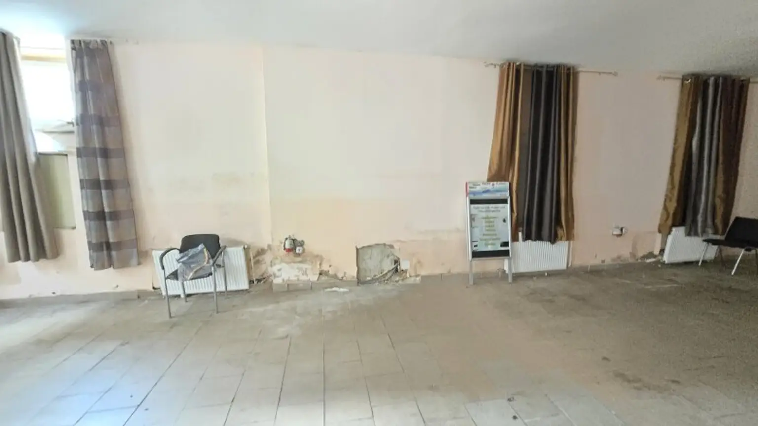 Schöne Geschäftslokal, Gewerbeimmobilien, Souterrain