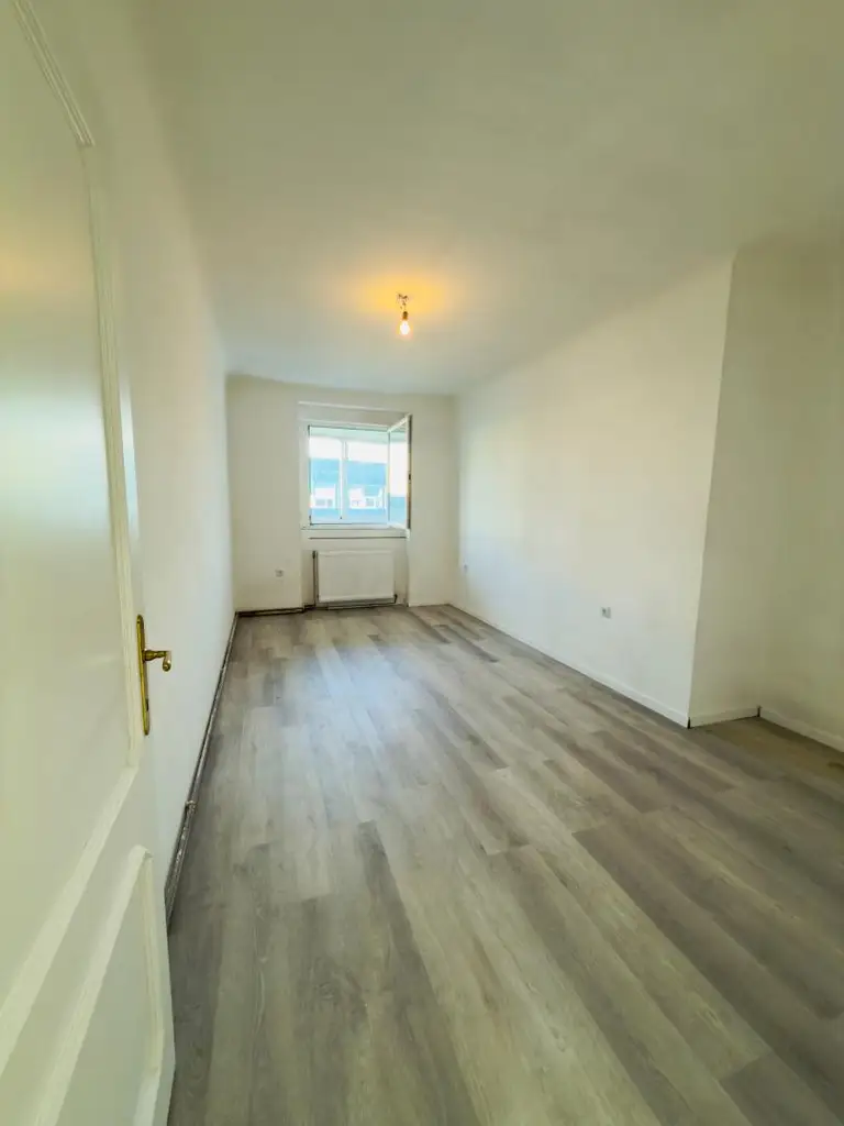 "Zwei Zimmer. Ein Gefühl."