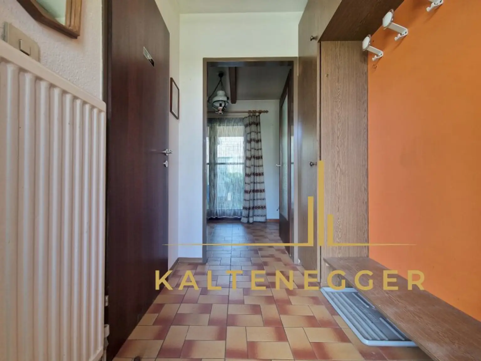 EG: Eingangsbereich ca. 2,64 m²