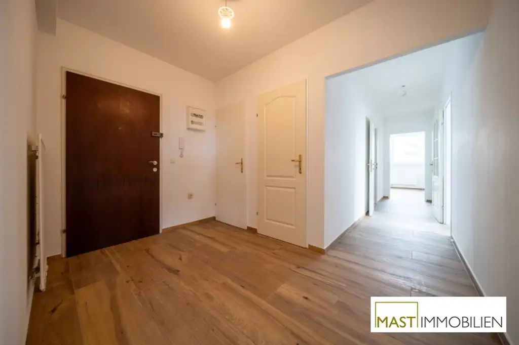 Zur Gänze sanierte 3 Zimmer-Wohnung mit großzügiger Loggia & Fernblick – Spitalgasse 1, Wiener Neustadt