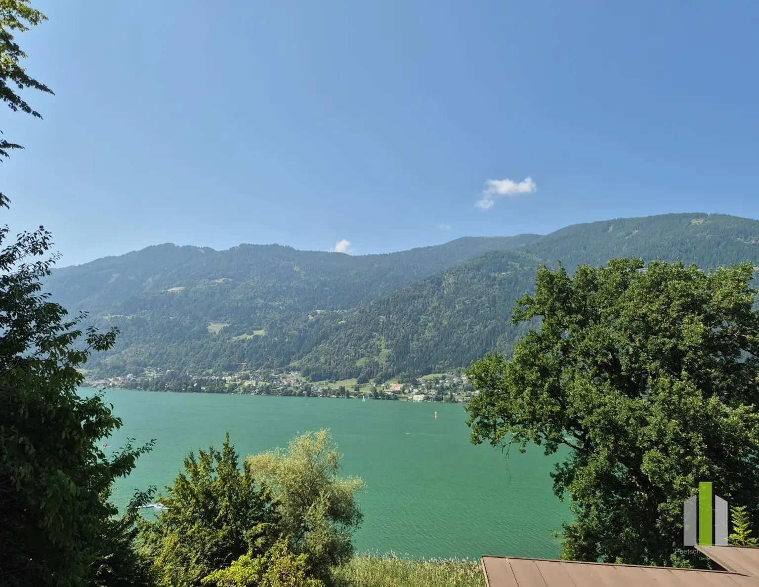 Schönes Seegrundstück mit Seezugang und Baubewilligung!