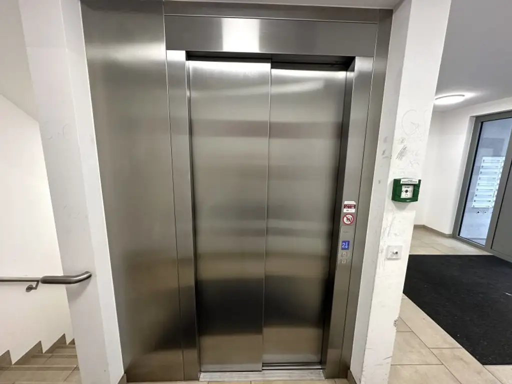 Hier werden Träume war! Exklusive 4-Zimmer Maisonette-Wohnung mit ca. 113 m2 sowie eigener Dachterrasse in ruhiger Lage