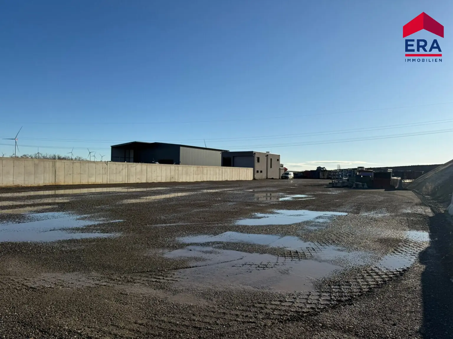 Top-Lage direkt an der A5: Vielseitige Freifläche in Schrick für private und gewerbliche Zwecke