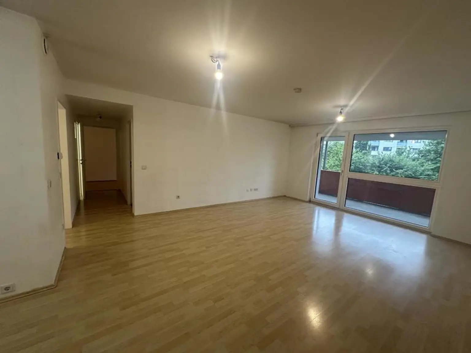 3 Zimmer mit Loggia