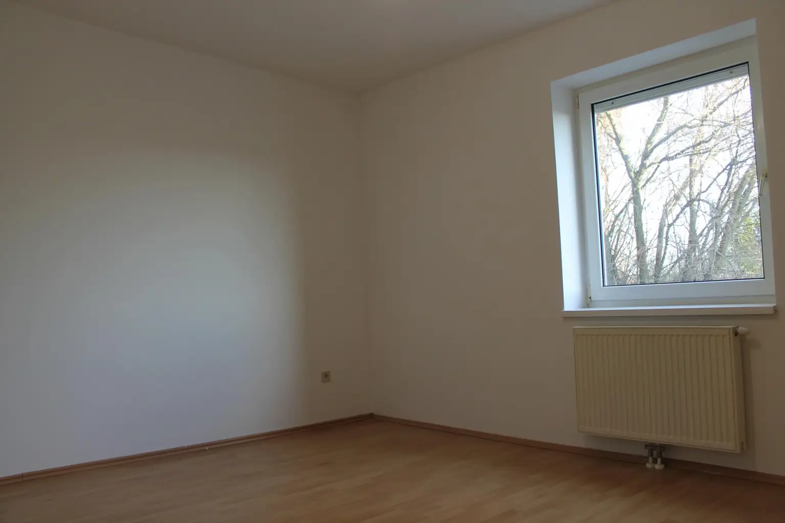 "helle Wohnung mit großer Terrasse!"