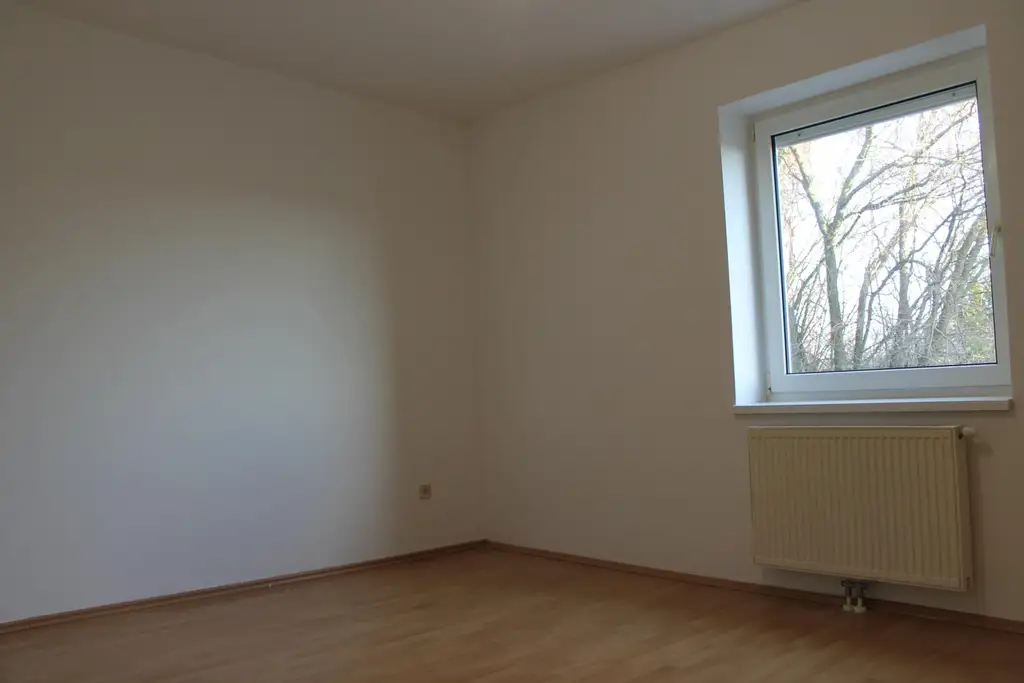"helle Wohnung mit großer Terrasse!"