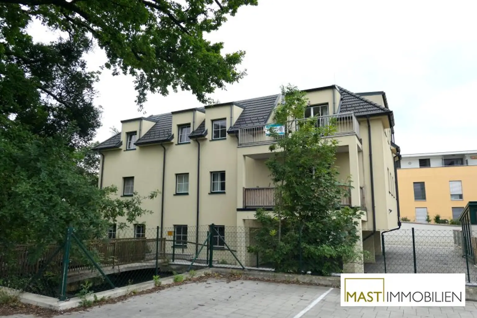 Optimal aufgeteilte 4 - Zimmer Wohnung inkl. Einbauküche & Balkon in Guntramsdorf